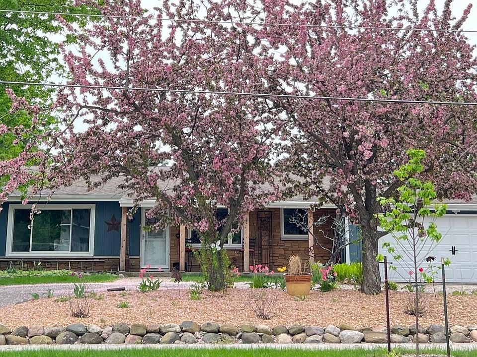 Welcome to 335 W Evergreen Dr