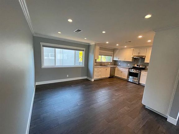 2nd image of 735 Roble Ave #3