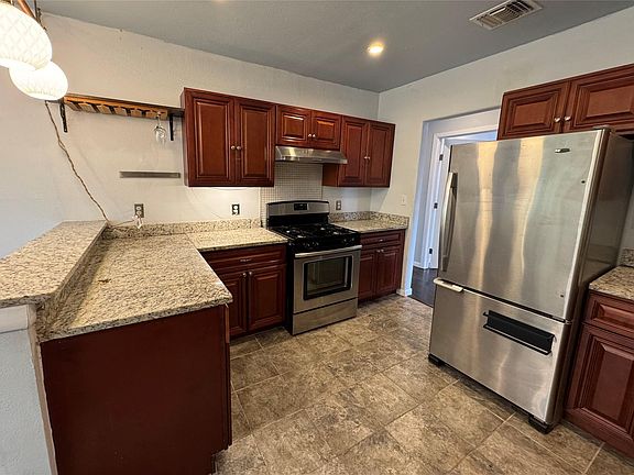 3rd image of 1402 Mardell St
