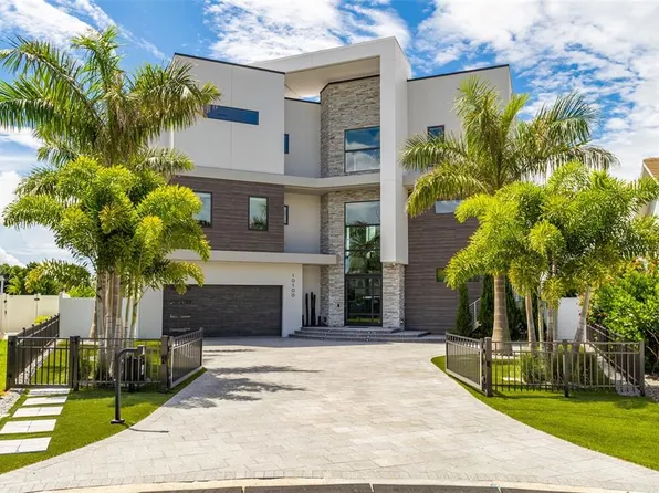 10100 Tarpon Dr, Treasure Island, FL 33706