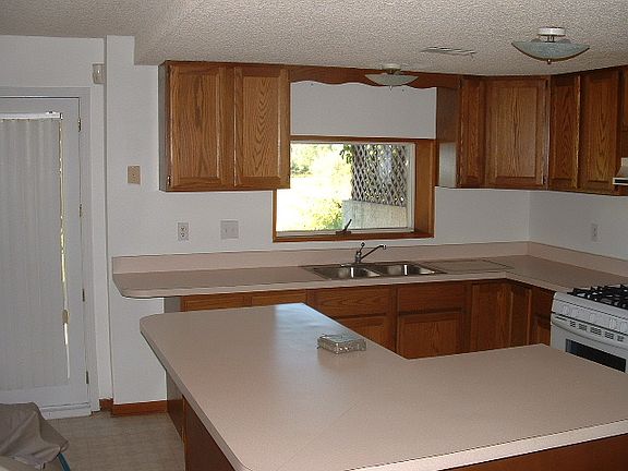 Downstairs 2nd Kitchen
