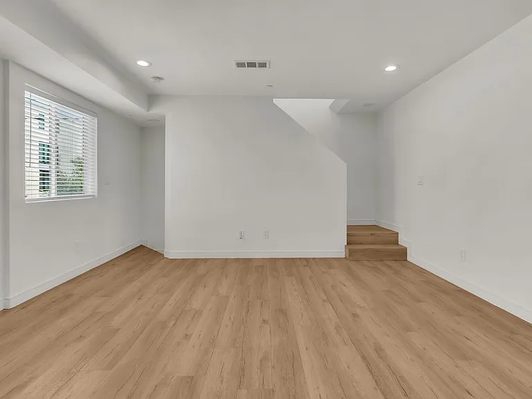 1846 S Curson Ave — Photo 6