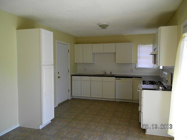 2nd image of 1737 S Poplar Ave