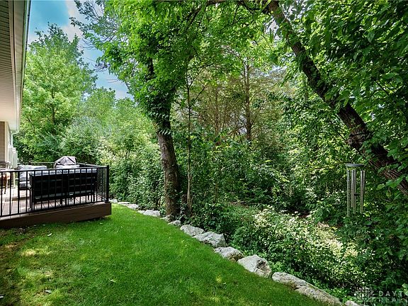 3rd image of 1102 Brookfield Dr