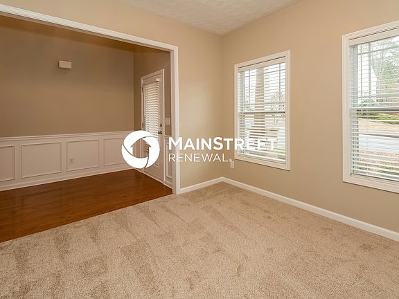 4th image of 2360 Village Green Dr