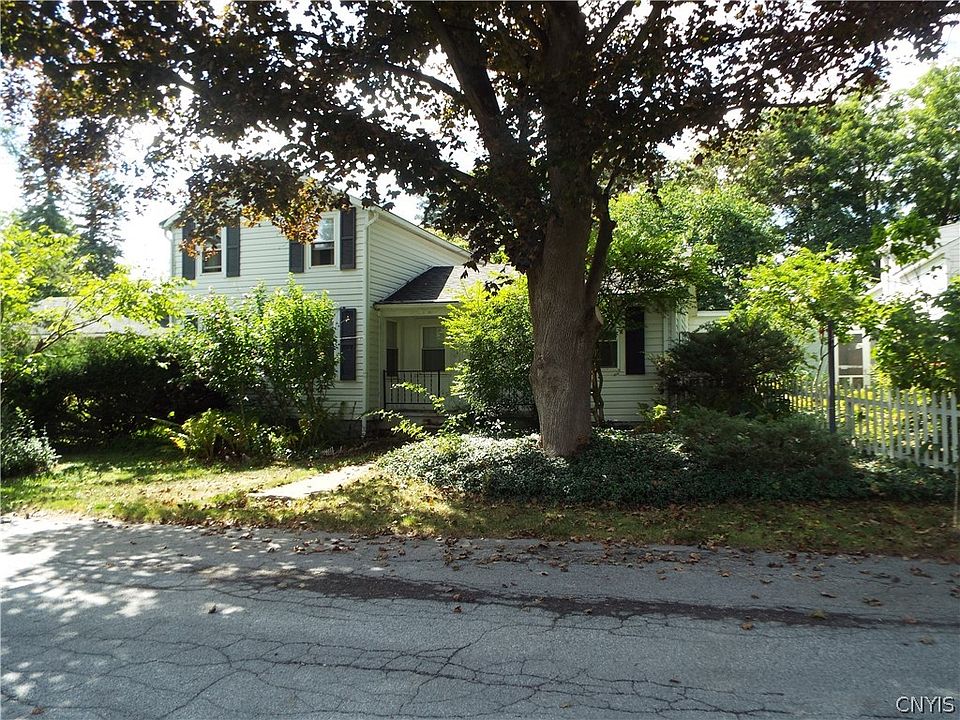 1st image of 217 Yates Pl