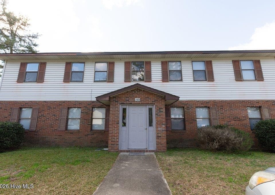 1st image of 103 Ravenwood Dr APT C