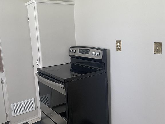 5th image of 2700 W Lemp St #1
