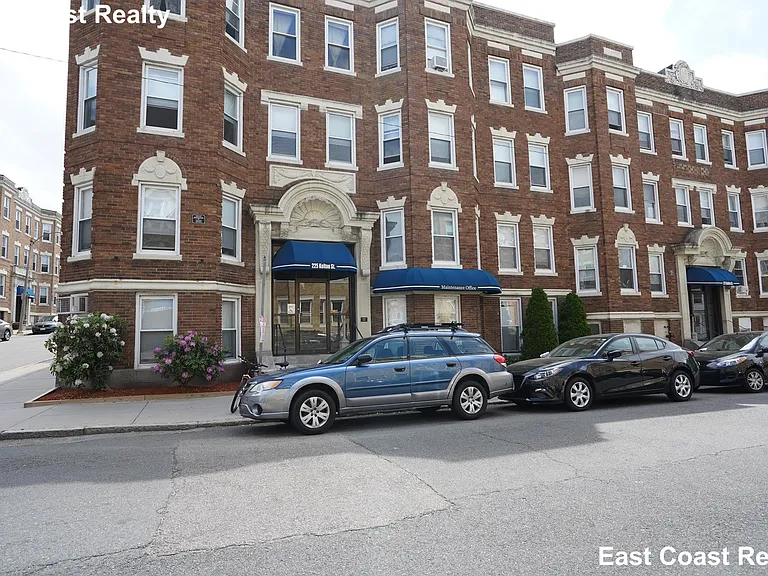 225 Kelton St #2 — Photo 10