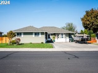 979 E Newport Ave, Hermiston, OR 97838
