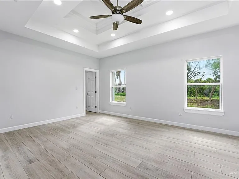 1212 Esperanza St — Photo 10