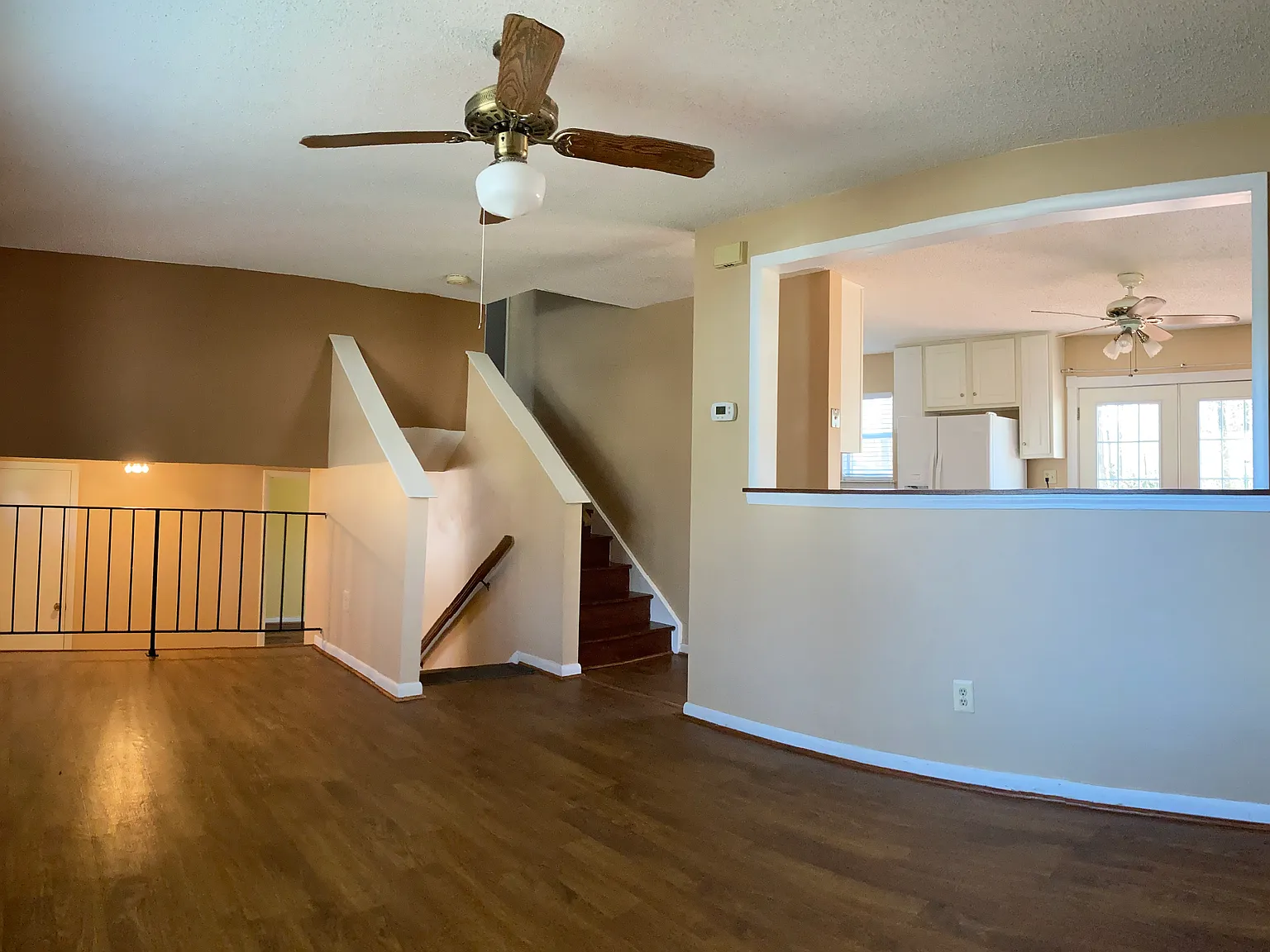 3 bed, 1.5 bath, 1333 sqft, $2,500 — Photo 3