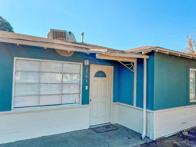 2703 Center St — Photo 2