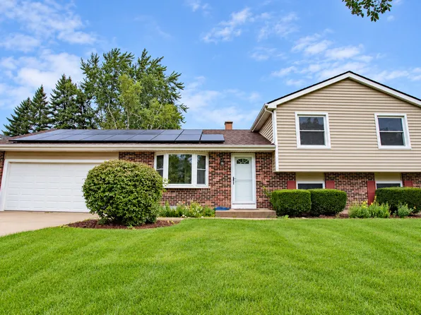 5112 W Greenbrier Dr, McHenry, IL 60050