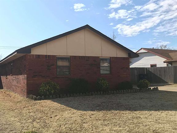 2nd image of 4925 Yorkshire Dr