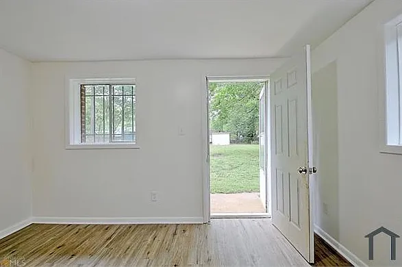 745 Anderson Dr — Photo 6
