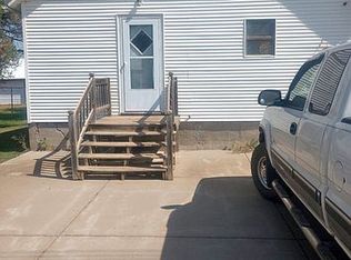 206 B St N, Glen Ullin, ND 58631