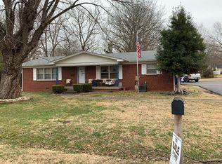 711 Peveler Dr, Russellville, KY 42276