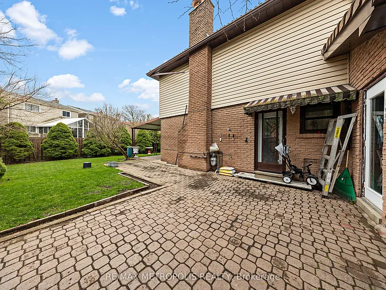 754 Eyer Dr #UPPER — Photo 4