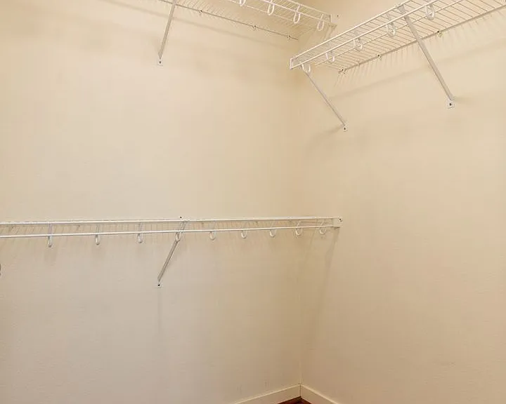 Howard Park Apartments — Photo 38