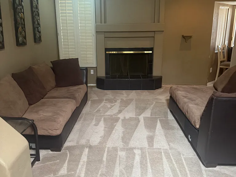 E Tremaine Dr — Photo 1