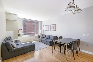 Rented by R New York