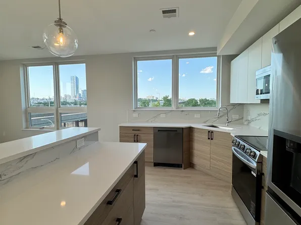 40 Center Street image 1 of 28