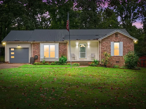 1404 Windhill Ct, Greenbrier, TN 37073