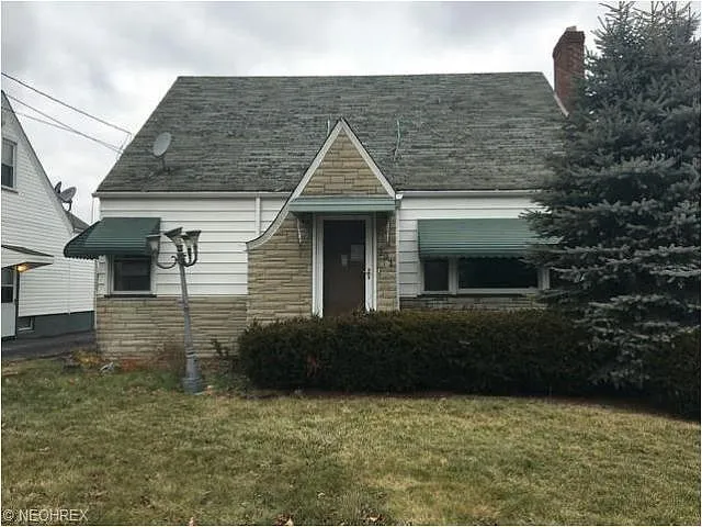 191 E Wilson St photo 1