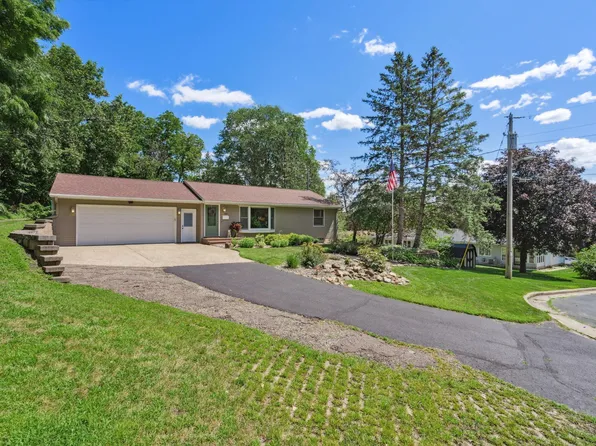 616 N 4th St, River Falls, WI 54022