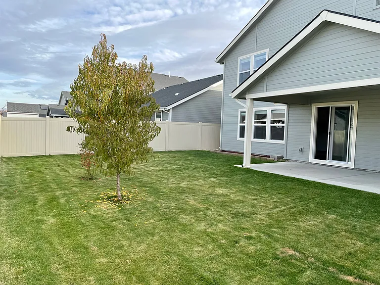 236 W Wausau St — Photo 34