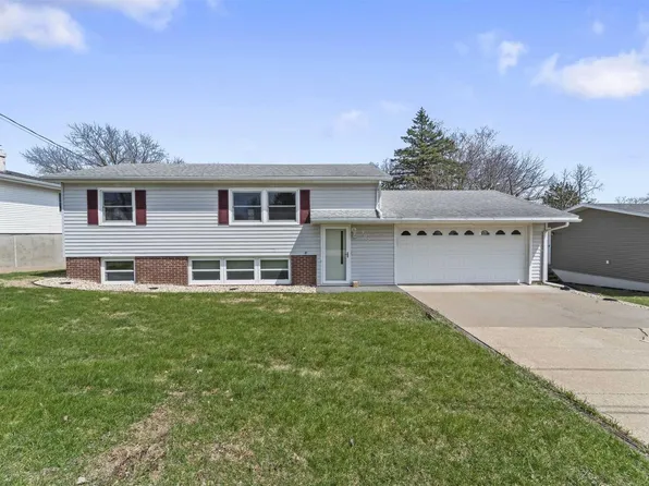 905 Eastman Street, Platteville, WI 53818