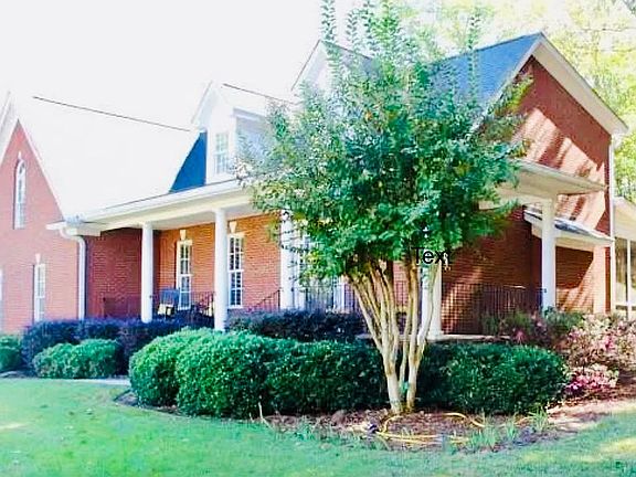 Lg front wrap around porch