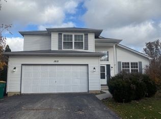 1812 Wake Island Dr, Joliet, IL 60435