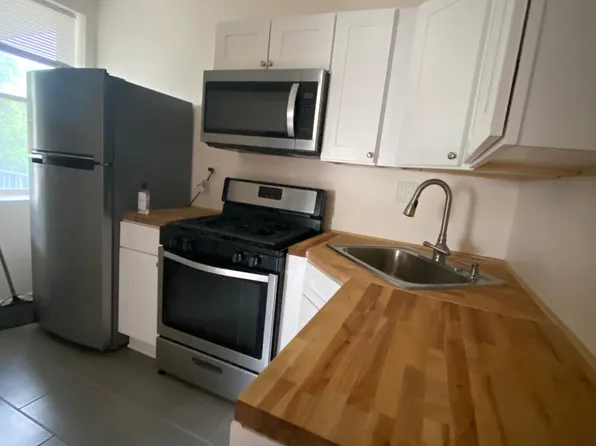 4443 W Gladys Ave APT 2, Chicago, IL 60624