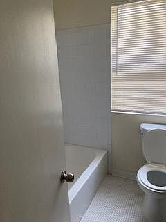 5th image of 5512 Golfview St