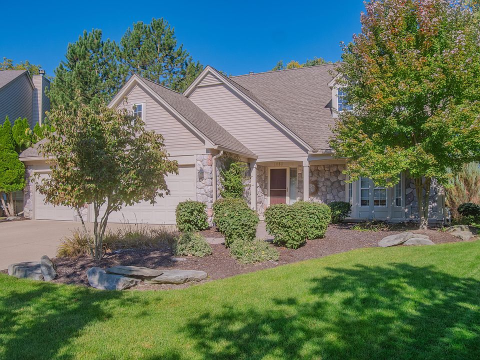 1st image of 1083 Chestnut Ln