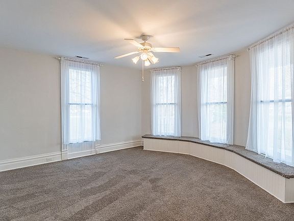 5th image of 439 N Main St