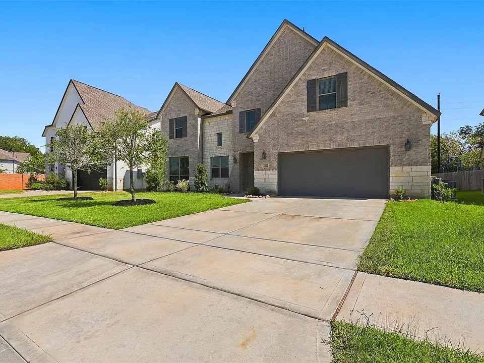 2922 Opal Ivory Way