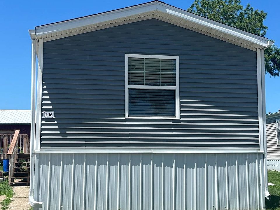 1st image of 1624 W Summit St #106