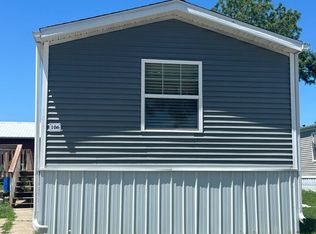 1624 W Summit St #106, Winterset, IA 50273