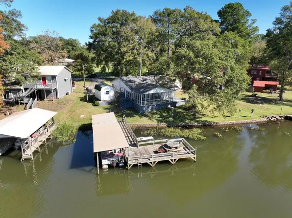1068 Lakeside Dr, Fort Towson, OK 74735