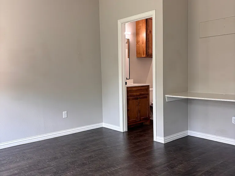 1136 W Shirley St #102 — Photo 8