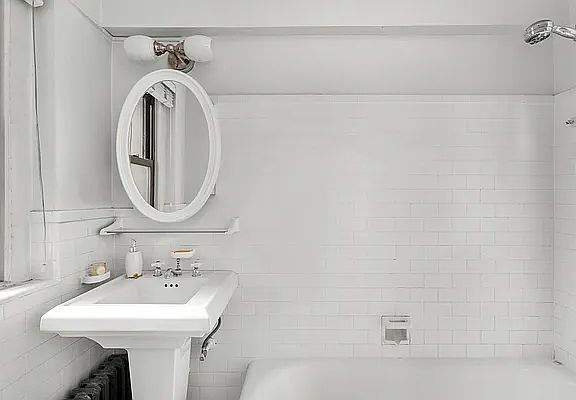 4th image of 205 E 78th St APT 8H