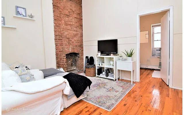 Rented by Douglas Elliman | media 10