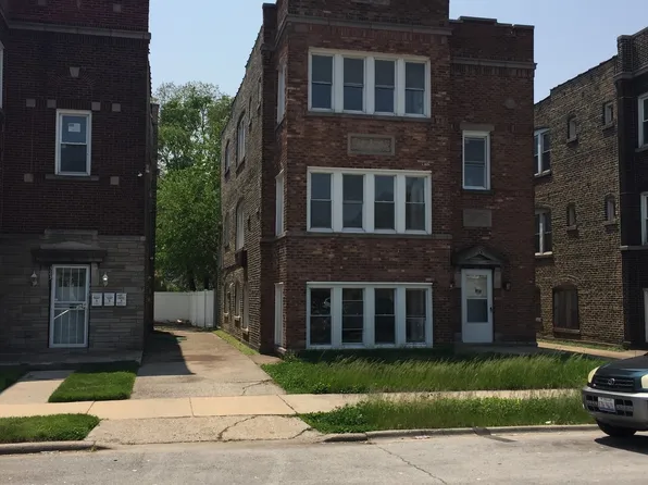 327 Memorial Dr, Calumet City, IL 60409