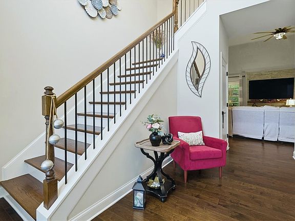 4th image of 122 Siena Dr