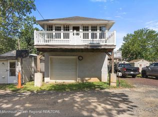 9 Gravelly Point Rd, Highlands, NJ 07732
