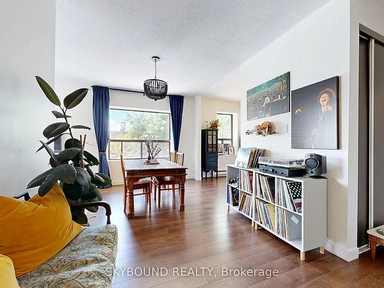 2104 Queen St E #B — Photo 13