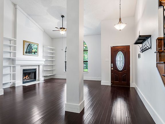 3rd image of 4010 Camphor Way